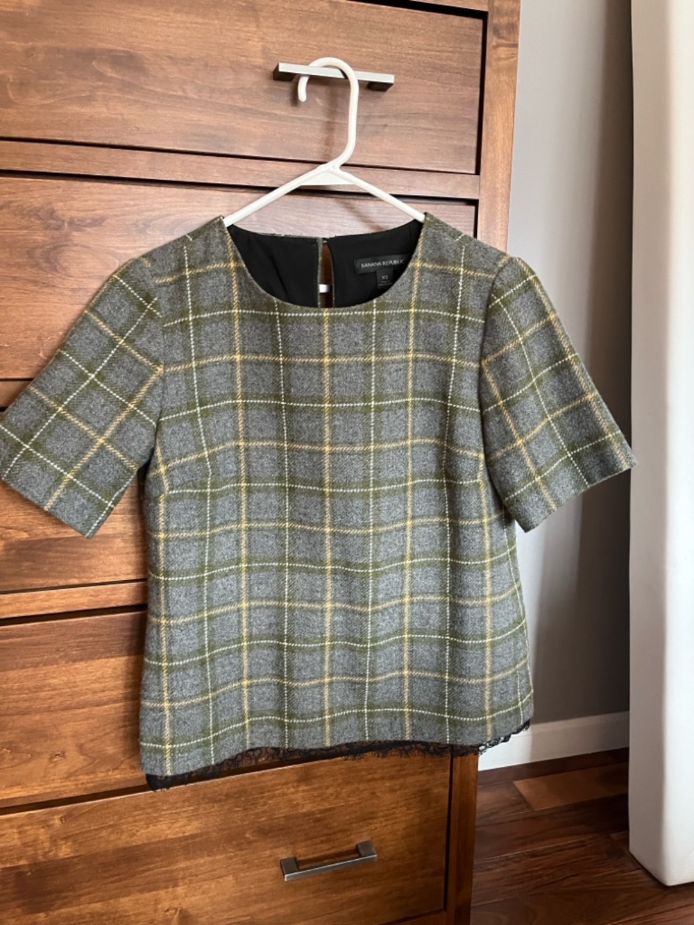 Banana Republic Gray Plaid Short-Sleeve Blouse with Green & Cream Windowpane